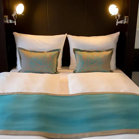 One Muenchen-olympia Gate Hotel