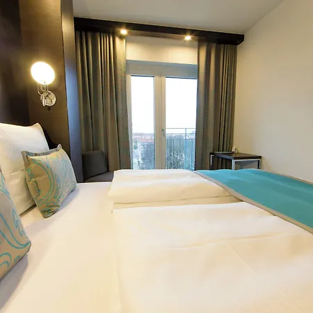 One Muenchen-olympia Gate Отель 3*